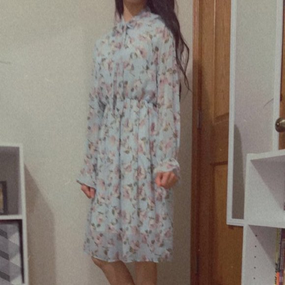 Dress - Picture 6 of 6